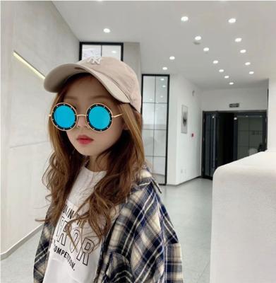 China Fashion Sunglasses Shape Round Metal PC Frame Gradient Children Rivet Kids Sunglasses for sale