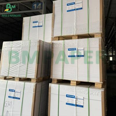 Chine Carton GC1 à deux côtés recouvert d'une couche blanche de carton à puces pour emballage et carton à vendre