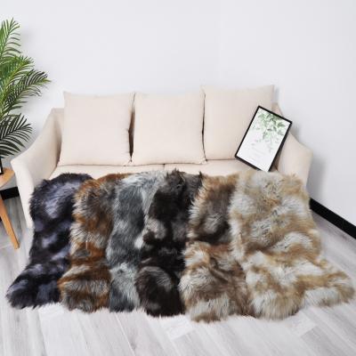 China High Quality Fashion Style Washable Faux Wolf Fur Area Rug For Living Room Floor Rug And Blankets for sale