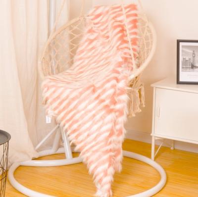 China Shaggy High Quality Faux Fur Peacock Throw Blanket Pink Plush Faux Fur Blanket For Home Decor for sale