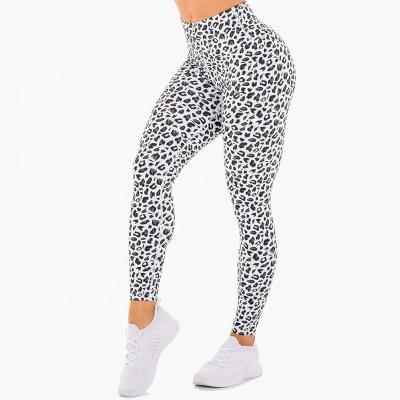 China Breathable Fitness Yoga Sportswear Woman Gym Spandex Style Time Advance Set Seamless Pattern Wear Firm Support Feature Nylon Adults for sale