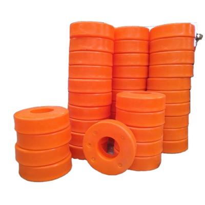 中国 Marine Rotational Molded Floater PE Floating Ring Barrier For Water Dredging Navigation 販売のため