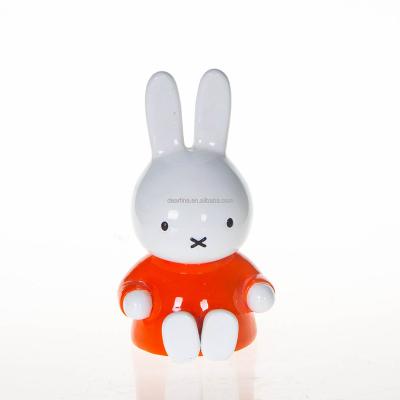 China Europe Resin Rabbits Statue Sculpture Figurine Crafts Home Deco Art Decor Animals Bunny Figurines for sale