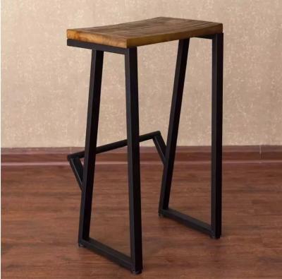 China Fashion simple iron bar and collection bar stool conter wood stool with black metal powder coated cafe metal chair for sale