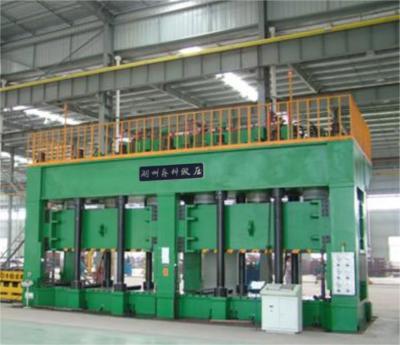 China Fully Automatic  Four Pillar Hydraulic Press For Automotive Grider Power Saving for sale