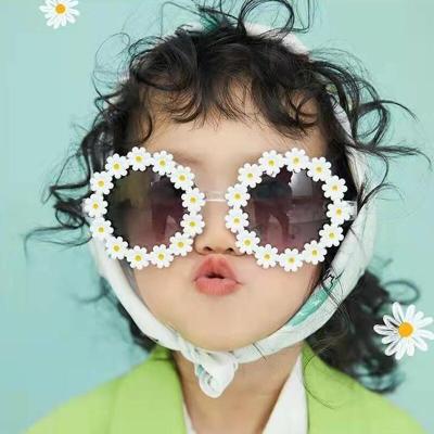 China Fashion Glasses Yellow Red White Blue Round Flower Shape Sunglasses For Baby Kids Children for sale