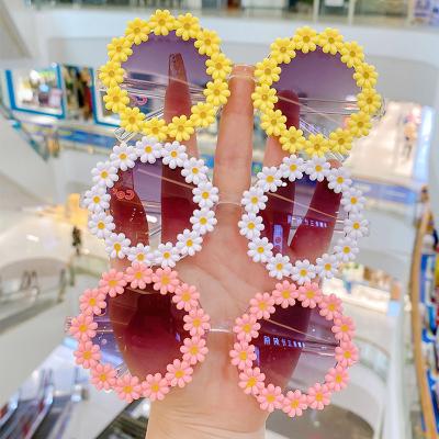 China 2023 Fashion Glass Flower Shape Kids Sunglasses Transparent Girls Eyewear Custom Round Daisy Designer Shades Children Sun for sale