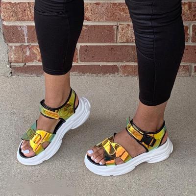 China Hot Selling Top Sandbeach Glitter Color Laser Women's Slipper Women's Flat Sandals 2021 Cushioning for sale