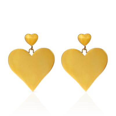 China Romantic Chris April In Fashion Jewelry 316L Stainless Steel PVD Running Gold Plated Romantic Hearts Dangle Earring for sale