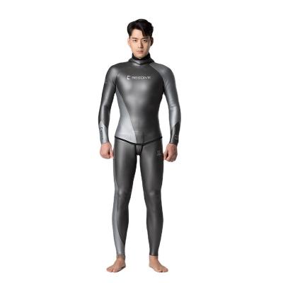 China BESTDIVE Male Two-Piece 3mm Yamamoto Neoprene Long Sleeves Antibacterial Two-Tone Hooded Freediving Neoprene Wetsuit for sale