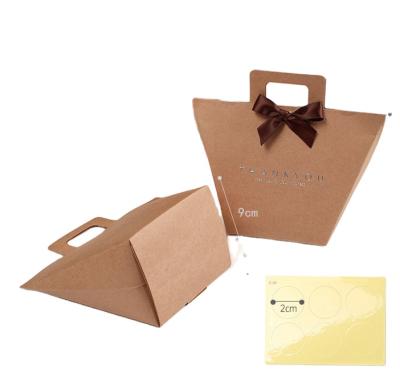 China Golden Wedding Paper Box Recyclable Handheld Paper Candy Gift Bagkraft Paper Box Candy Wrapping Paper Box for sale