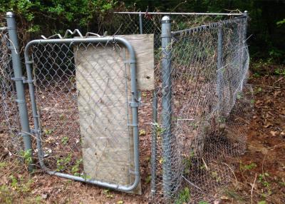 China Chain Link Fence with Pedestrian Gates For Powder Stations Te koop