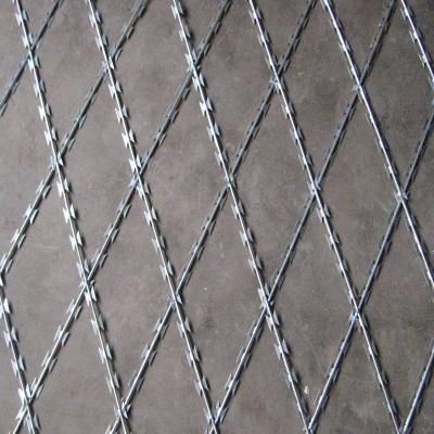 中国 Weld Razor Wire Mesh BTO22 75mmx150mm 販売のため