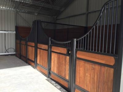 China Modern Steel Metal Equine Barns Stable Equestrian Doors Equipment en venta