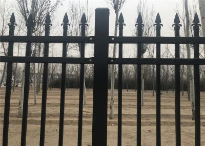 Cina Crimped Spear Top Hercules Security Fencing Panels Residential 4 Horizontal Rails in vendita