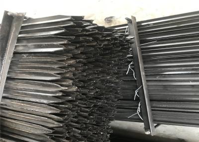 Cina 600mm 1.86kg /meter star picket black coated and hot dipped galvanized in vendita