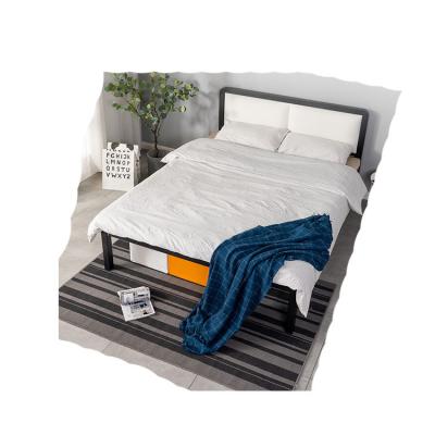 Chine Des conceptions simples de lits doubles pour les chambres principales Meubles de chambre à coucher Lit métallique draps plats à vendre