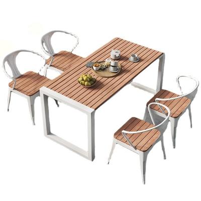 China Plastic-houten tafel voor ontspanning Outdoor patio meubels Bank Koffietafel combinatie Te koop