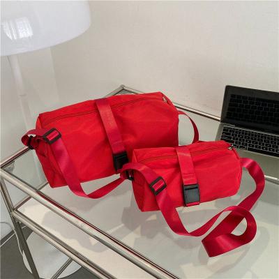 China Sports Gym Bag Waterproof Toast Bag Large Capacity Casual Red Oxford Cloth Single Shoulder Messenger Duffel Bag Travel for sale