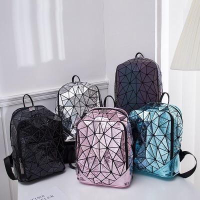 중국 Cool Luminous Personality Fashion Laser Color-Changing Shoulder Student White-Collar Travel Backpack 판매용