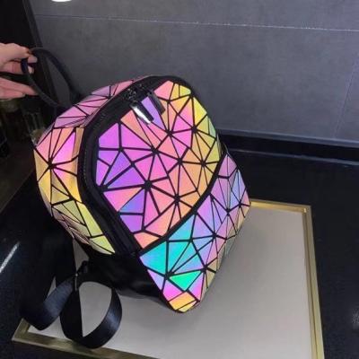 중국 Geometric Rhombic Luminous Color-Changing Material Student Schoolbag Korean Version Male And Female Couple Backpack 판매용