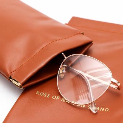 Cina Leather Eye Glasses Pouch / Sunglasses Case Bag Holder Soft Leather Glasses Bags Microfiber Glasses Pouch in vendita