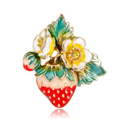 China Wholesale Gold Plated Jewelry Enamel Strawberry Brooch Pin Trendy Popular Jewelry Accessory for sale