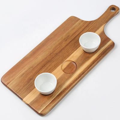 China Kitchenware Wholesale Acacia Wood Rectangle Chipping and Dipping Tray and Serving Board with Ceramic Dipping Bowl for Cup Holder for sale