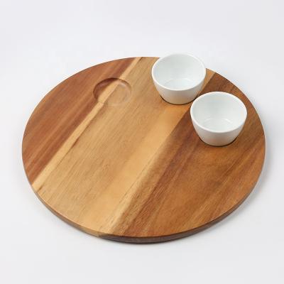 China Kitchenware Classic Design Round Wooden Chips and Acacia Dip Serving Tray Platter Board with 3pcs Ceramic Porcelain Sauce Bowls for Snack for sale