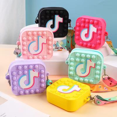 China Funny Educational Silicone Push Toy He Bubbles Poppings His Purse Cartoon Bags Mini Bustle Toy For Girls Women Shoulder Bag for sale