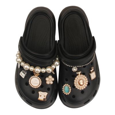 China Durable Luxury Metal Pearl Shoe Charm Beauty Head Decorative Perfume Shoes Buckles For Girl DIY Clog Shoes for sale