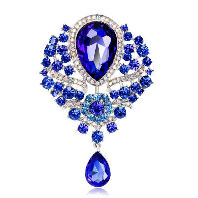 China Explosive crystal rhinestone retro large brooch environment-friendly women's wholesale rhinestone brooch rhinestone pendant accessories brooch for sale