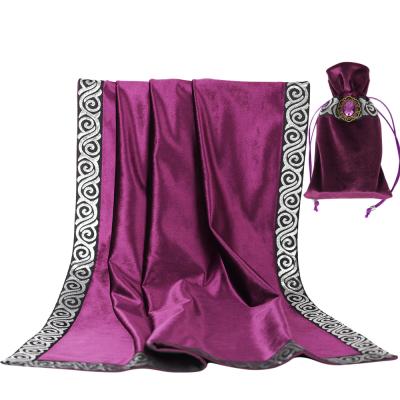 China High Quality Oilproof Crushed Velvet Burgundy Tarot Tablecloth With Bag for sale