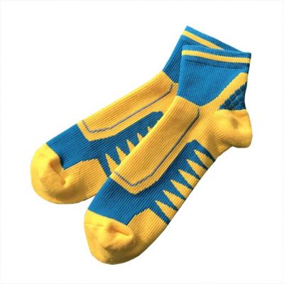 China QUICK DRY Unique Recycling Compression Terry Crew Socks Athletics Outdoor Hiking Men Sports Socks for sale