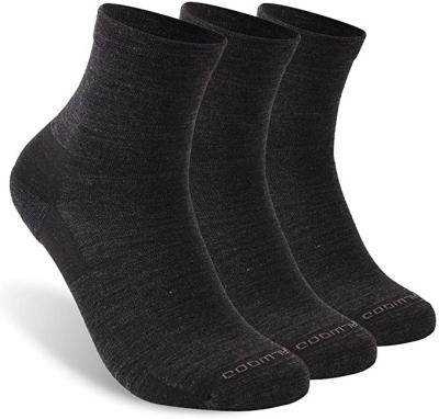 China Classic Sporty Black Quality Breathable Men Work Sports Bamboo Socks for sale