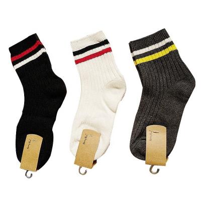 China Japan Vogue Antibacterial Cotton Sports Leisure Comfortable Double Stripes Women Crew Socks for sale