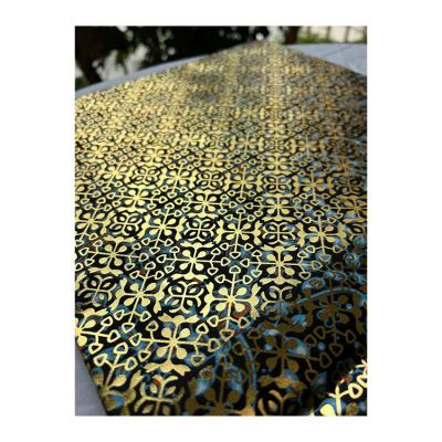 China Wholesale waterproof polyester ripstop fabric 100 polyester knit new fabric polyester fabric bronzing process Te koop