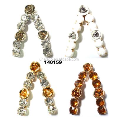 China Uneteco Jewelry Factory Flower Shoes Rhinestone Chain Brass Buckle Shoe Buckle For Sandal Flip Flop for sale