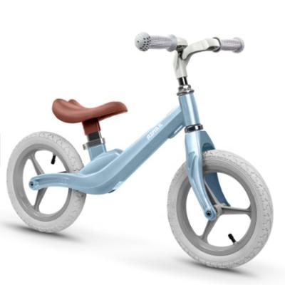 China Flat Earth China Manufacture Custom High Quality Kids Magnesium Balance Bike for sale