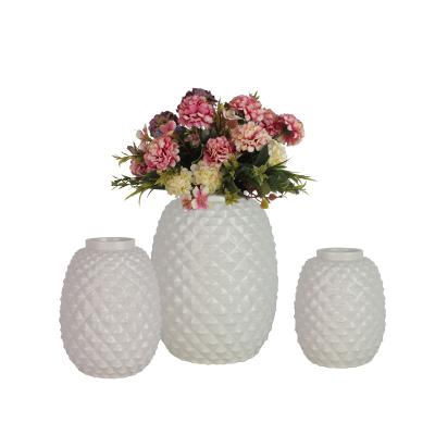 China Just Sell Pineapple Shape Pottery Modern White Ceramic Flower Vase Wholesale for sale