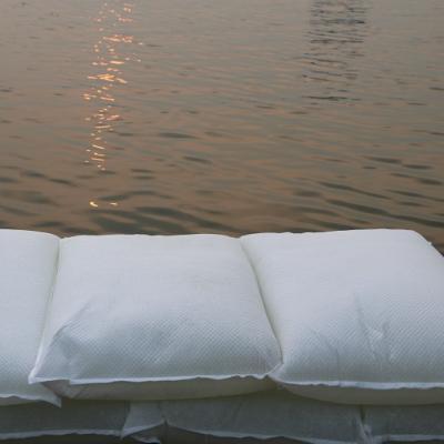 China Anti Flood Dam Free Standing Self Inflating Flood Prevention Sandbags for sale