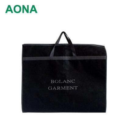 China 2019 High Quality Eco-friendly Folding Cover Shopping Bag Breathable Nonwoven Suit Garment Bag Travel With Handles for sale