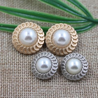 China Viable Wholesale Cheap Exquisite Hand Garment Price Pearl Sewing Button Sewing Button for sale