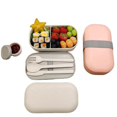 China Sample Free Sample Food Grade Microwave Safe Plastic Bento Lunch Box with Cutlery 226g for sale