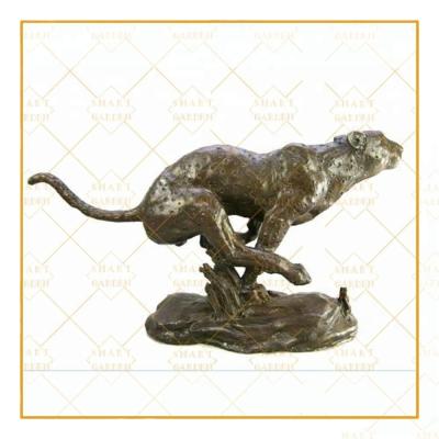 China Europe High Quality Metal Casting Life Size Garden Statue Bronze Panther Sculpture for sale