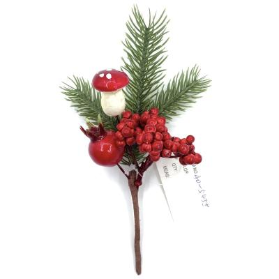 China Simulation Plastic Flower Christmas Red Berry and Pomegranate Christmas Wreath Props Festival Artificial Christmas Tree Decoration for sale