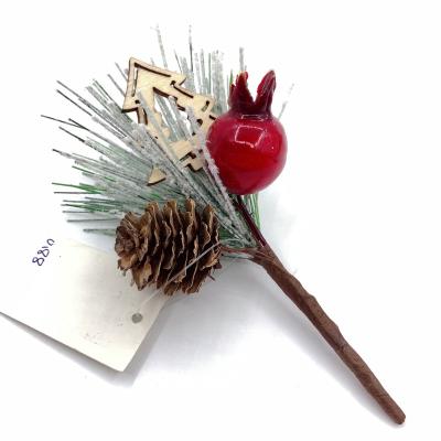 China Simulation Plastic Flower Christmas Red Berry and Pomegranate Christmas Wreath Props Festival Artificial Christmas Tree Decoration for sale