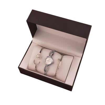 China 2020 Wholesale new fashion women's simple quartz watch bracelet gift set for sale