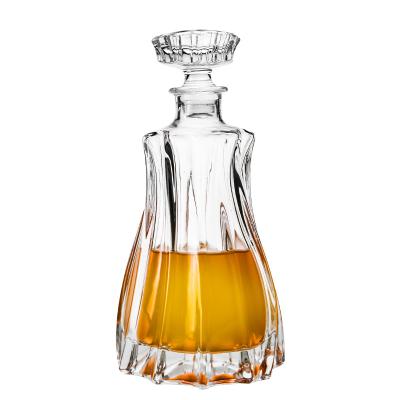 China Best Selling High Quality Crystal Glass Bar 500ml Vodka Brandy Liquor Whiskey Decanter With Unique Design Curved Bottle Lid for sale