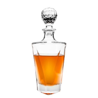 China High Level Novelty Unique V Triangle Crystal Glass Whiskey Decanter With Engraved Diamond Lid 800ML for sale